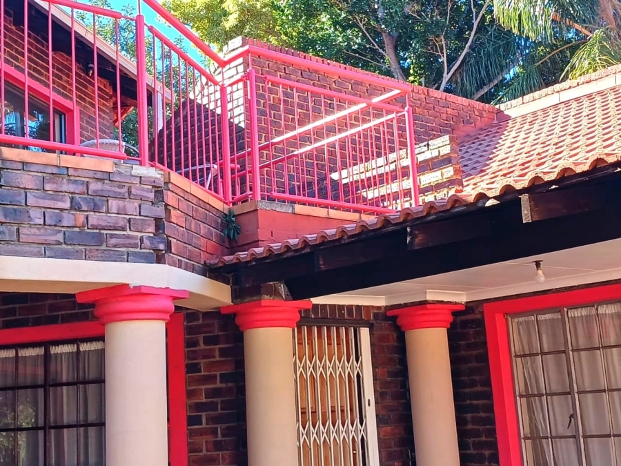 8 Bedroom Property for Sale in Cashan North West